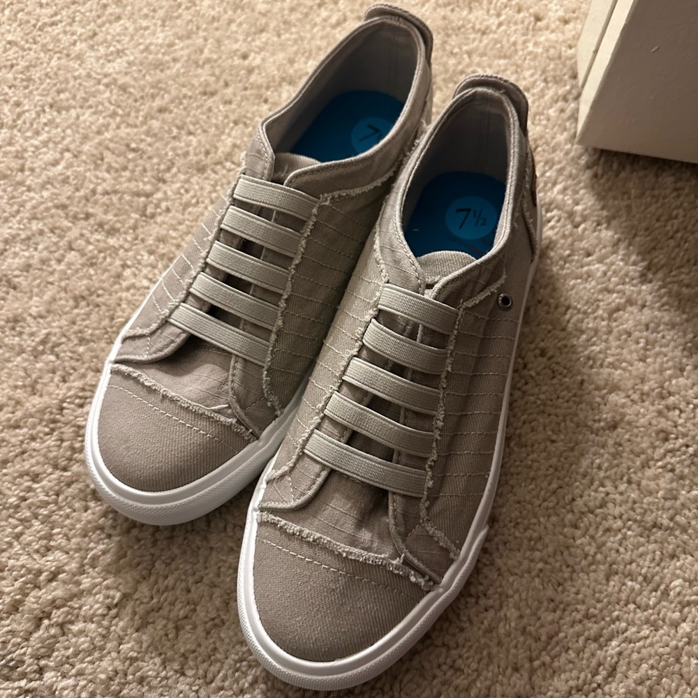 Blowfish slip on sneakers new 7.5